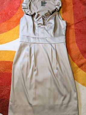 Taylor Ruffle V-Neck Sheath Dress Champagne Beige SZ 8 Satin Prom Classic Formal